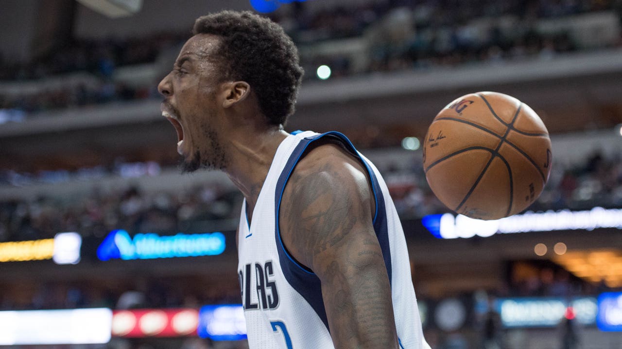 Aminu bringing energy, athleticism to Mavs off bench